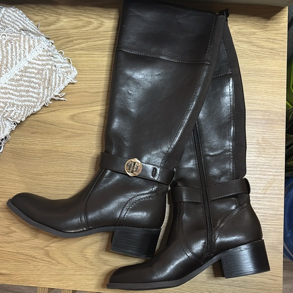 Tommy Hilfiger boots - Picture 3 of 6